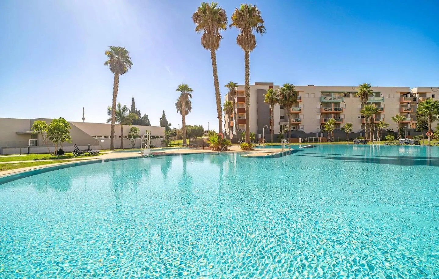 Palm Beach Suites Almerimar Lejlighed